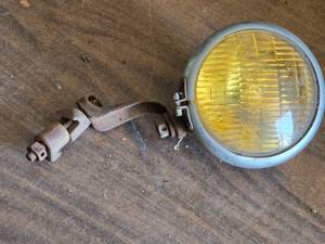 lot 90 image: Vintage 6 12 Fog Utility Light