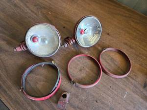 lot 92 image: Tractor Fender Lights
