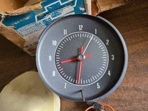 lot 103 image: Chevrolet Electric Automobile Clock
