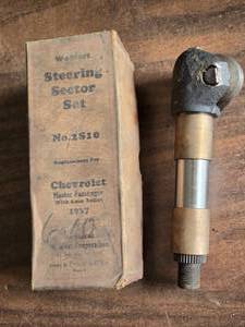 lot 110 image: Chevrolet Steering Sector Shaft
