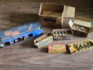 lot 118 image: Lot of Old Automotive Bulbs