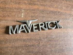 lot 123 image: 70s Ford Maverick Front Fender Emblem