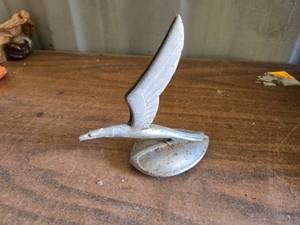 lot 134 image: 1930s Era Chevrolet Hood Ornament