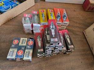 lot 136 image: Large Lot of a Variety of Spark Plugs