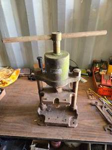 lot 202 image: S.S. White Dry Heat Press