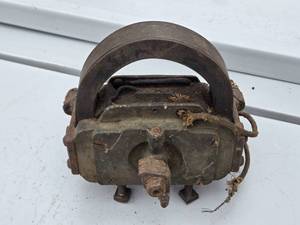 lot 225 image: Webster Tri-Polar Oscillator Magneto Type M5 - Untested