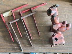 lot 231 image: Old Tractor Hydraulic Valve Assembly, Linkages