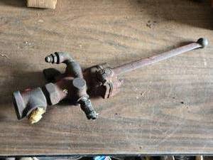 lot 232 image: Farmall Hydraulic Valve  and Lever ()