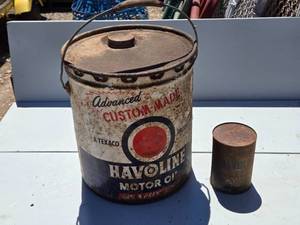 lot 294 image: Havoline Oil Pail and Unopened Oil Can