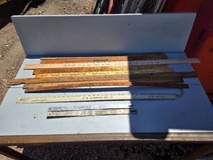 lot 321 image: Advertising Yard Sticks and Rulers