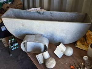 lot 322 image: Tin Pieces