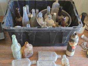 lot 338 image: Various Old Glass Bottles - Tote Not Included