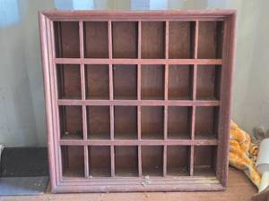 lot 352 image: Wooden Display Cubby