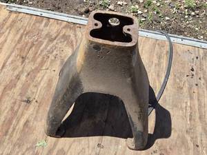 lot 369 image: Iron Cream Separator Base - Heavy