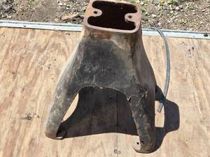 lot 368 image: Iron Cream Separator Base - Heavy