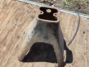 lot 371 image: Iron Cream Separator Base - Heavy