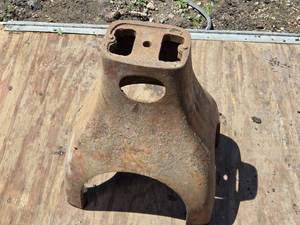 lot 374 image: Iron Cream Separator Base - Heavy