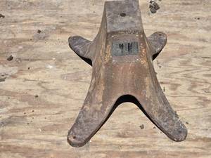lot 377 image: Iron Cream Separator Base - Heavy