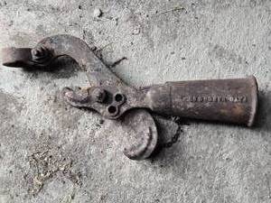 lot 435 image: Vintage Railroad Spike Puller
