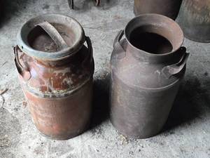 lot 445 image: Lot of 2 Cream Cans - See All Pics for Condition