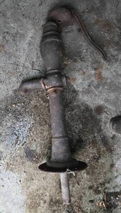 lot 451 image: Vintage Cast Iron Water Pump - Not complete