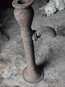 lot 454 image: Vintage Hudson Cast Iron Water Pump Barrel - Not Complete