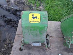 lot 407 image: John Deere Planter Box with Gears