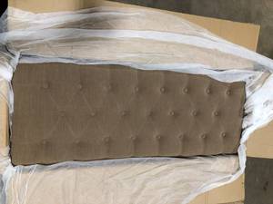 Madison Park Sasha Sand Tufted Top Storage Bench 18.5 in. H x 49 in. W x 19.25 in. D  Customer Returns See Pictures