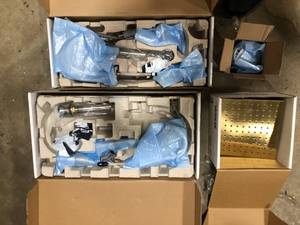 Lot of Assorted Plumbing Items Missing Pieces Various Models and Conditions   Customer Returns See Pictures