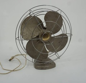 lot 2 image: Vintage Tabletop Fan Sears Kenmore