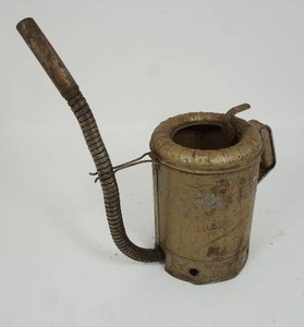 lot 14 image: Vintage Swingspout By Huffy Oil Can Adjustable Nozzle