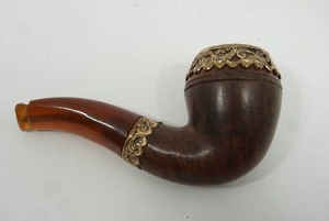 lot 86 image: Vintage Friedrick Edwards-Style Ornate Cased Amber Stem Smokers Pipe