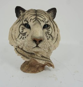 lot 19 image: White Eyes of The Tiger Sculpture Bust Statue...