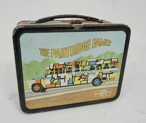 lot 26 image: Vintage 1971 The Partridge Family Thermos King-Seeley Metal Lunch Box...