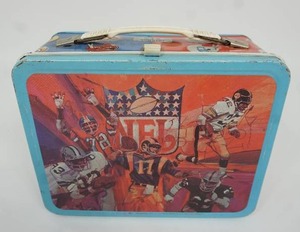 lot 44 image: Vintage 1978 NFL Football Metal Childs Lunchbox AFC and NFC By King Seely Thermos Co.