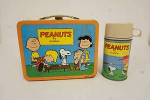 lot 45 image: Vintage 1950s Charlie Brown Snoopy Metal Lunch Box with Thermos Peanuts Gang By Charles M. Schulz Comics