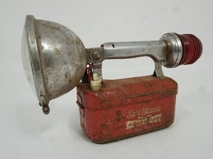 lot 61 image: 1950s Vintage Handheld Red Big Beam Beacon Rustic Train Lamp