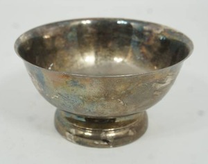 lot 73 image: Vintage Silver Bowl wInscription Honoring Claudia Russell Awarded Top Ranking Home Economics Major 1981-1982...In Question is Silver Plated or Sterling Silver()