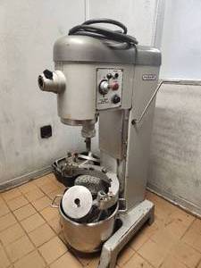 lot 61 image: Hobart Commercial 30-Quart 1-14-HP 3-Phase NSF Stand Mixer D-330 - Bowl, Paddles, Accessories