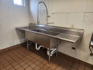 lot 66 image: NSF Dish Wash Station