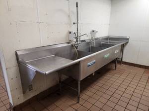 lot 67 image: NSF Dish Wash Station