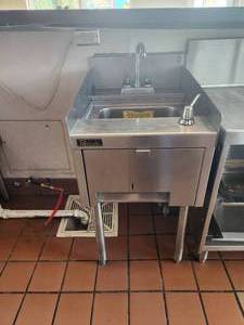 lot 78 image: Perlick NSF Behind-Bar Sink  Faucet