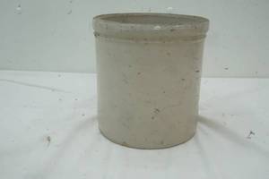 lot 7 image: Salt Glazed Crock