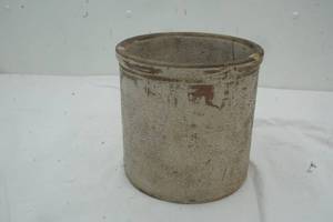 lot 11 image: Salt Glazed Jar