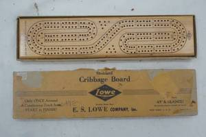 lot 33 image: Vintage Cribbage Board with accessories