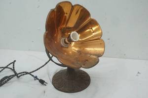 lot 36 image: Antique 1922 Bekines Universal Radiant Heater (Works)
