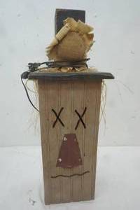 lot 49 image: Light Up Wood Scarecrow 27.5 Tall