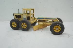 lot 67 image: Vintage Metal Tonka Road Grader