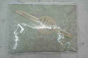 lot 68 image: New Queen Size Coverlet