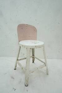 lot 73 image: Vintage Metal Toy Baby Chair